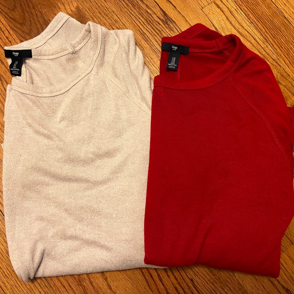 Gap red and oatmeal long sleeve shirts